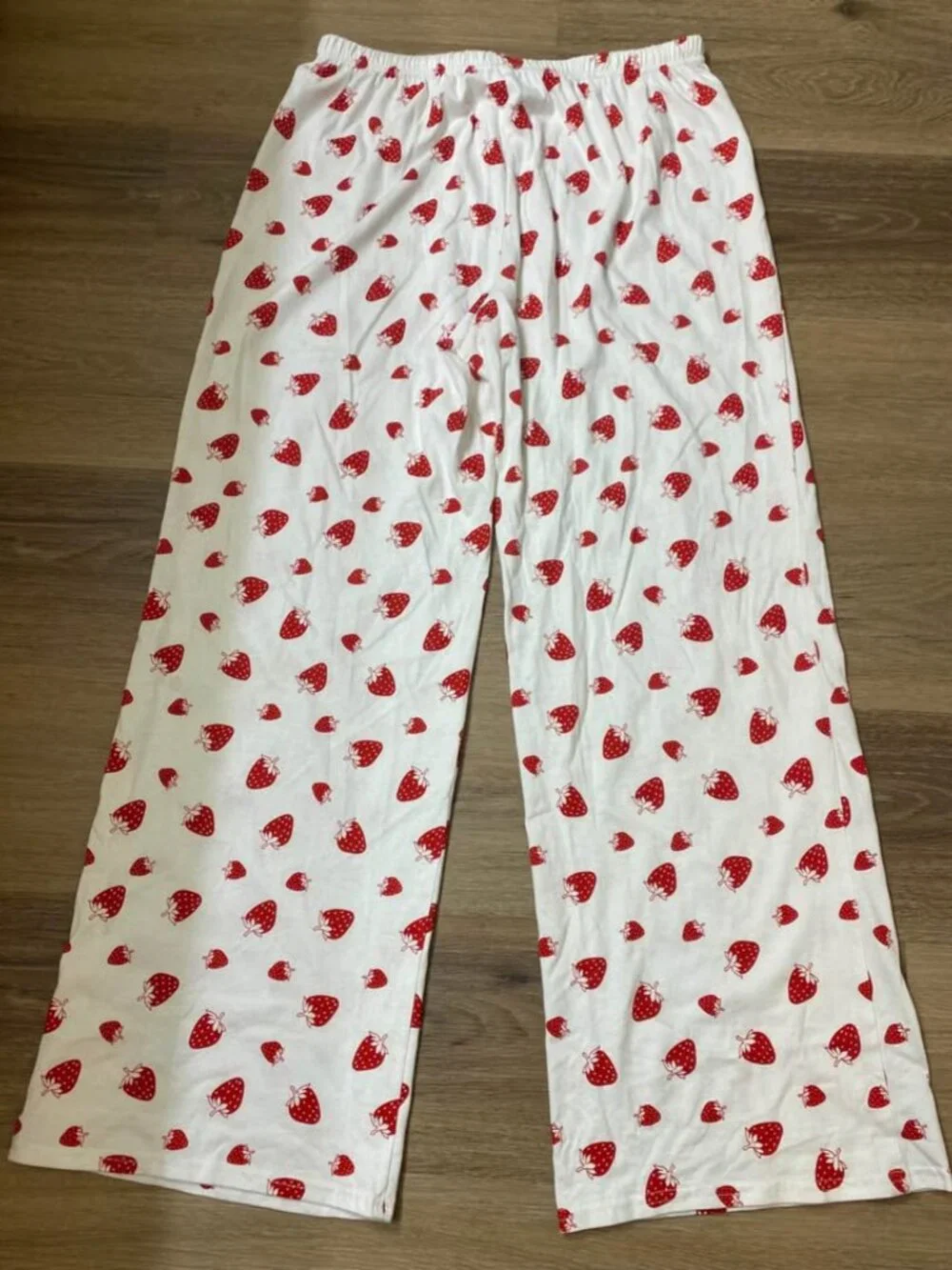 Forever 21 Women’s Strawberry Print Pajama Pants Size Medium 100% Cotton